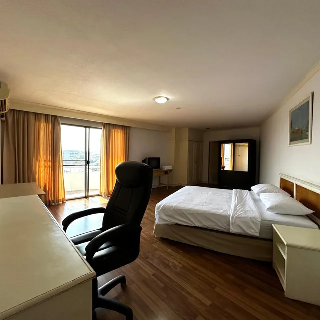 1 Bedroom, Deluxe, Suite, Garden Paradise Hotel & Serviced Apartment 2/2