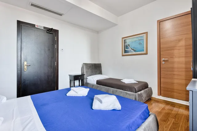غرفة قياسية ثلاثية بثلاثة أسرّة، Hotel Trieste 8/10