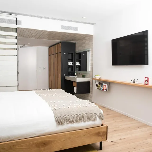 غرفة بسرير كينج، Harmon Guest House 5/9