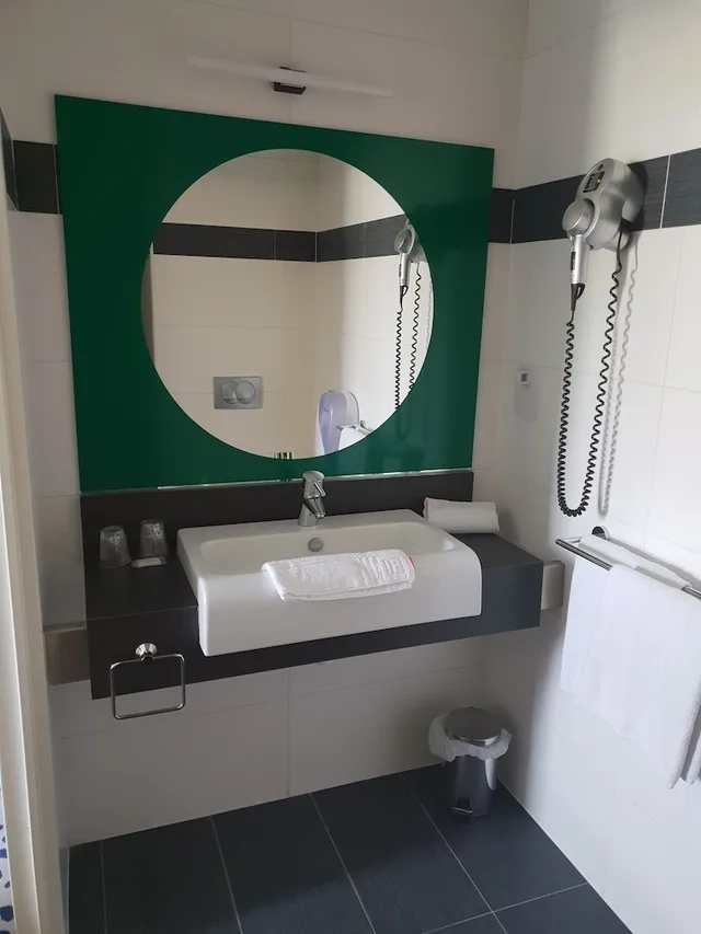 Standard, Twin Beds, Ibis Styles Marseille Plan De Campagne 5/5
