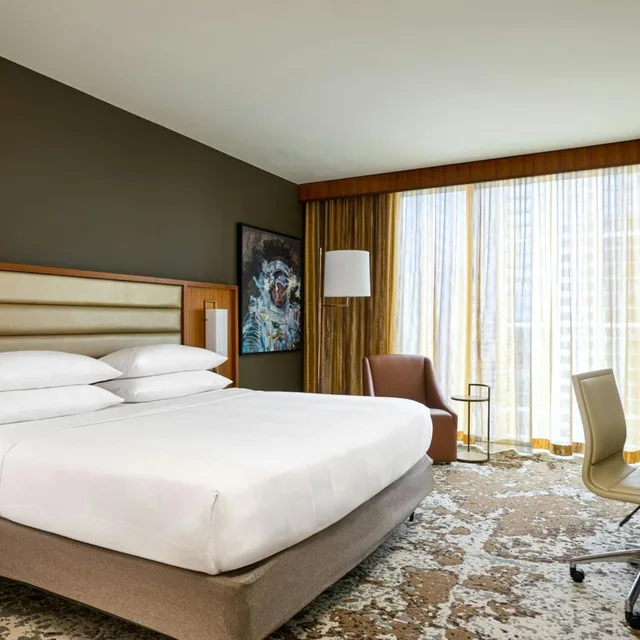 غرفة بسرير كينج، MARRIOTT MARQUIS HOUSTON 10/12