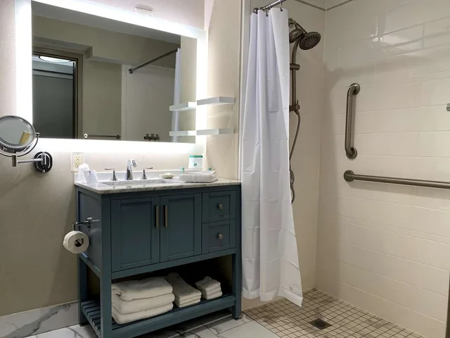 Room, King Bed, Accessible, The Westfield Inn, BW Signature Collection 8/8