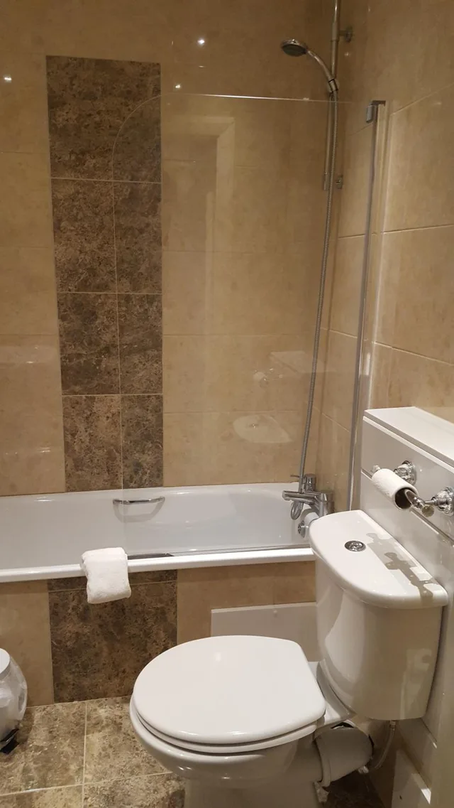 غرفة قياسية ثلاثية، Barons Court Hotel Walsall 6/9