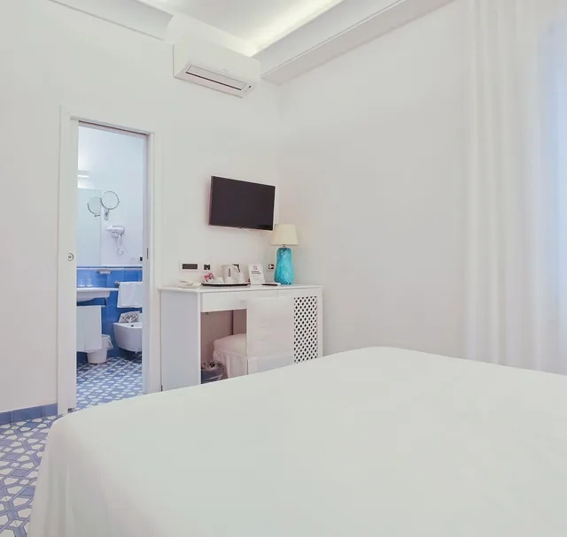 غرفة قياسية بإطلالة على البحر، Hotel Aurora Amalfi 4/10