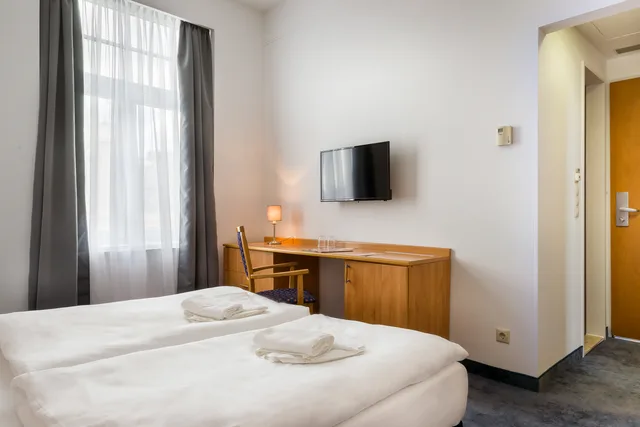 غرفة قياسية بسريرين منفصلين، Hotel Golden Park Budapest 1/5
