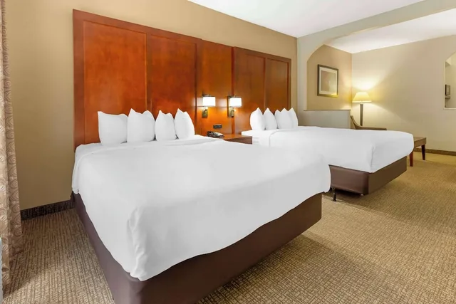 جناح بسريرين كوين، Spark by Hilton Salem East Electric Road 2/5