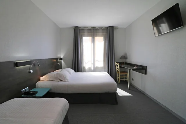 غرفة عائلية ثلاثية، Hotel Napoleon 2/3