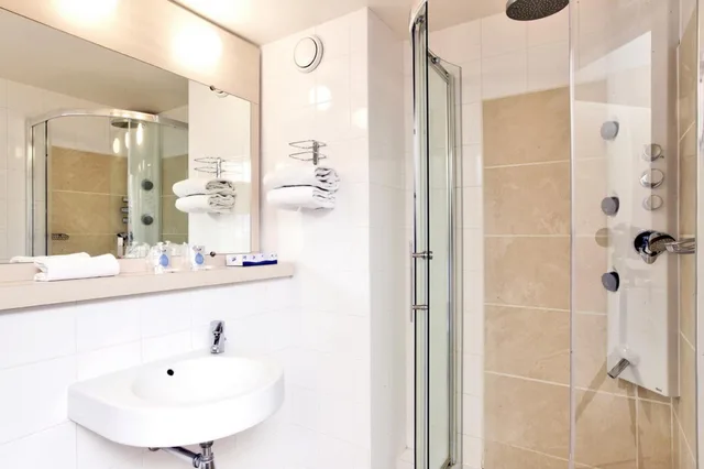 Room, Double Bed, MERCURE Chartres Est 6/6