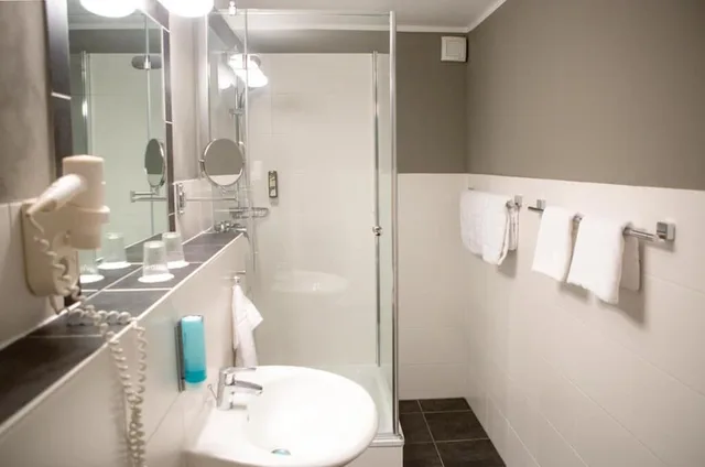 غرفة قياسية ثلاثية بسرير مزدوج وسرير فردي، Comfort Hotel Tom Kyle 3/4