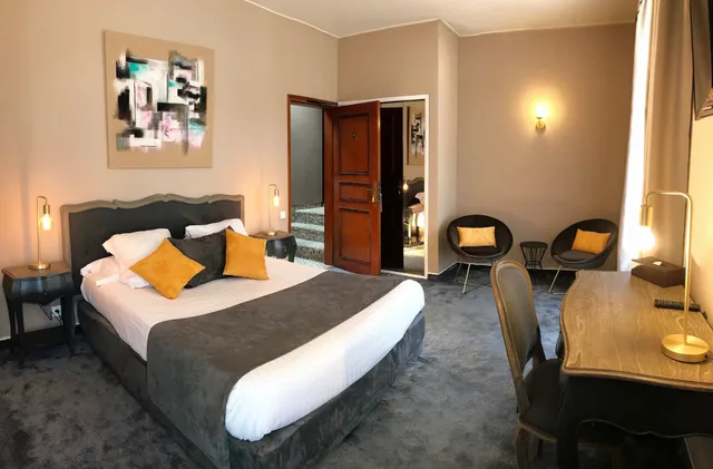 غرفة ديلوكس بسرير كوين، HOTEL DES AUGUSTINS 2/6