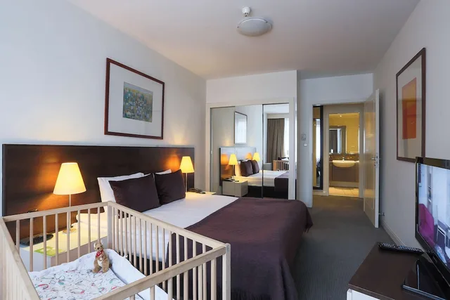 شقة بسرير مزدوج وسريرين منفصلين بغرفتي نوم، Adina Apartment Hotel Budapest 6/10