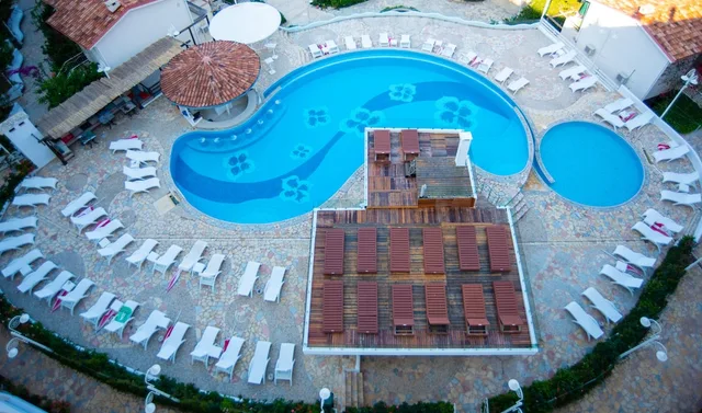 Bougainville Bay Hotel، ساراندا 3/78
