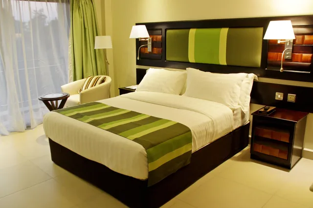 غرفة ديلوكس بسرير كوين، Best Western Premier Garden Hotel Entebbe 1/7