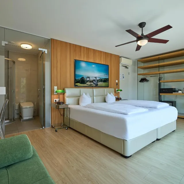 غرفة بسرير مزدوج بشرفة، Hotel Bodensee GmbH 5/10