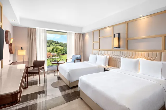 غرفة بسريرين منفصلين بإطلالة، The Westin Goa 1/6