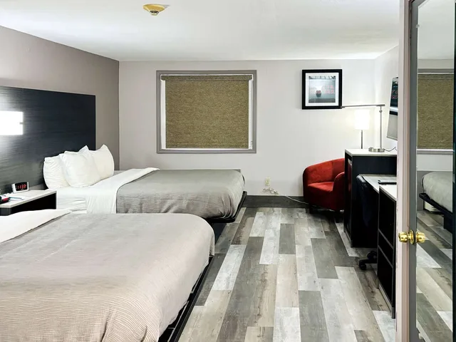 Room, 2 Queen Beds, Quality Inn Raynham - Taunton 1/9