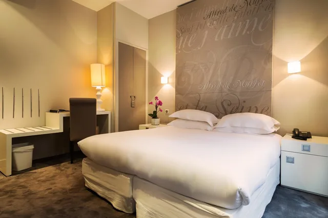 Executive, Double Bed, Eiffel View، Hotel Chambellan Morgane 2/7