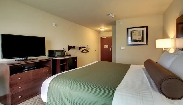 غرفة بسرير كينج، Cobblestone Inn & Suites - Harvey 2/5