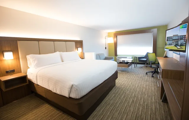 جناح بسرير كينج مع أريكة، Holiday Inn Express Suites Greenville S Piedmont 2/3