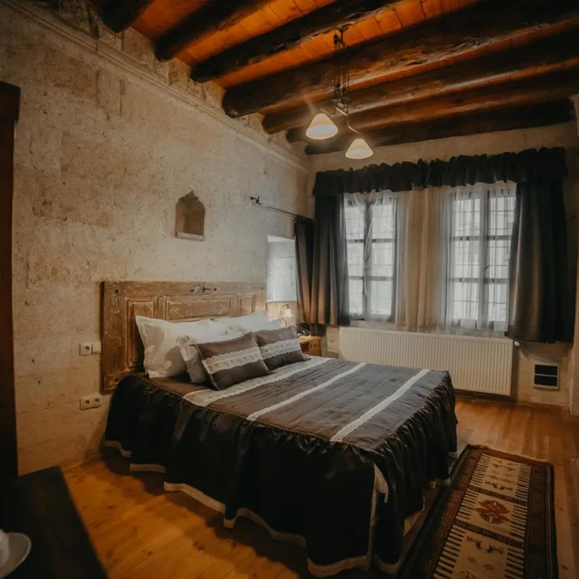 Cave, Standard, Double Bed، Dere Suites 1/8