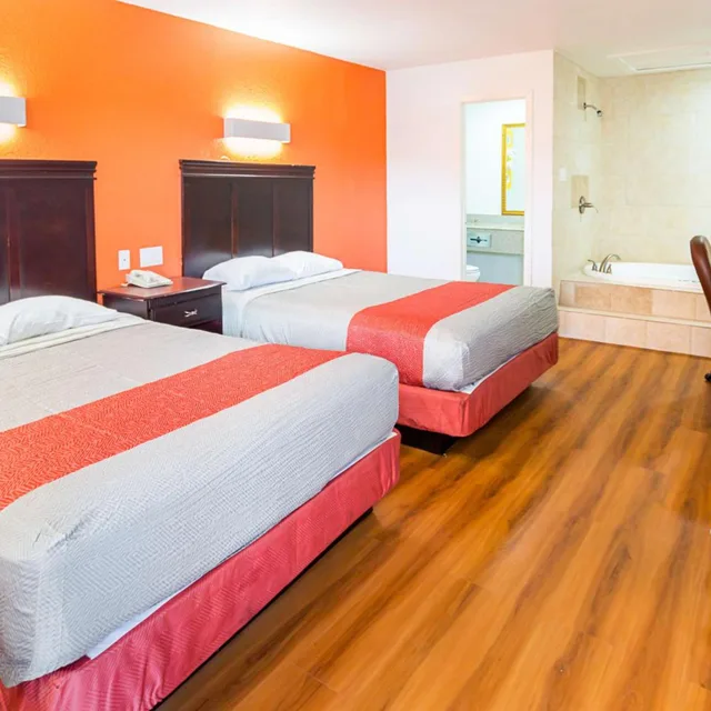 2 Queen Beds - Non-Smoking, Micfridge، Motel6 Red Oak, TX - Dallas 3/10