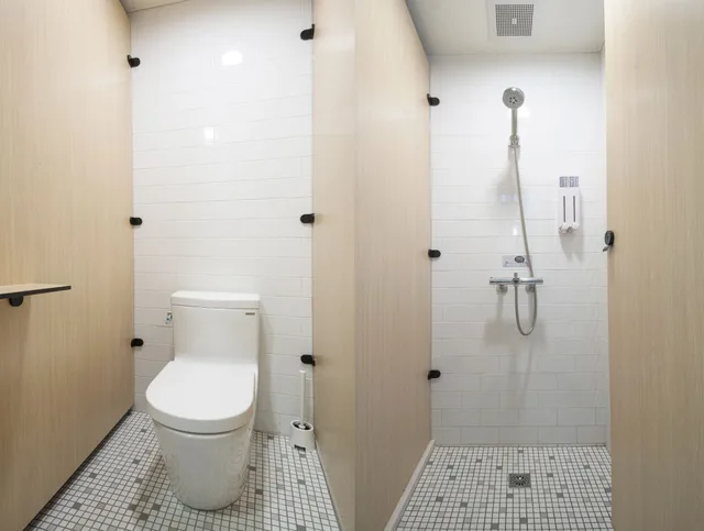 Female Dorm, Female Only, Standard, 3 Beds, Shared Bathroom، Flip Flop Hostel 3/9