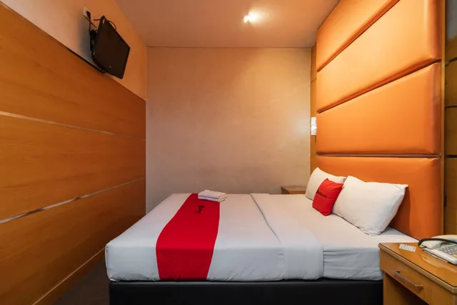 غرفة قياسية بسرير مزدوج، OYO 180 Hotel Mirah (Mirah Hotel) 2/10