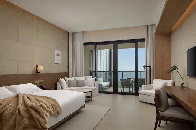 Room, King Bed, Ocean Front, Balcony، The Sanya Edition 1/5