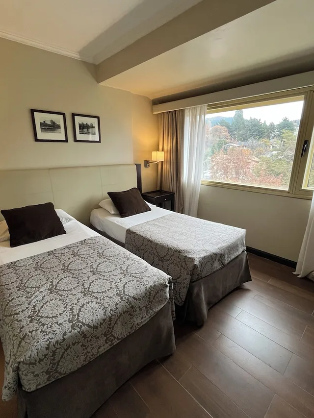 Studio, Double Bed, Kenton Palace 1/6