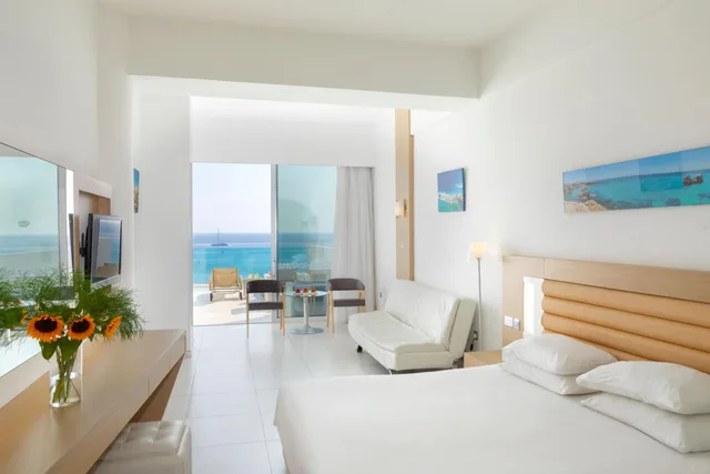 غرفة سوبيريور بسرير مزدوج أو سريرين منفصلين، Vrissaki Beach Hotel 1/9