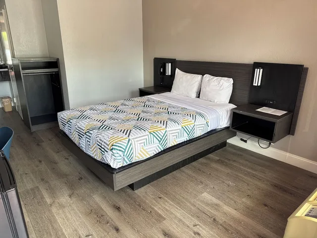 غرفة قياسية بسرير كينج للمدخنين، Motel6 Memphis, TN - East 3/10