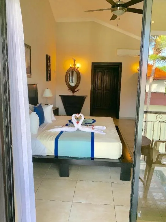 Pool, Suite، The MT Hotel Plaza Brisas 3/8