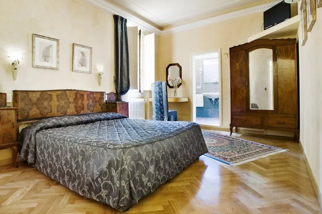 Room, Quadruple, Queen and Twin Beds, Hotel Alessandra 5/10