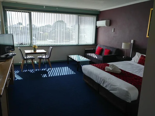 غرفة بسرير كينج بجاكوزي، Parkdale Motor Inn 1/4