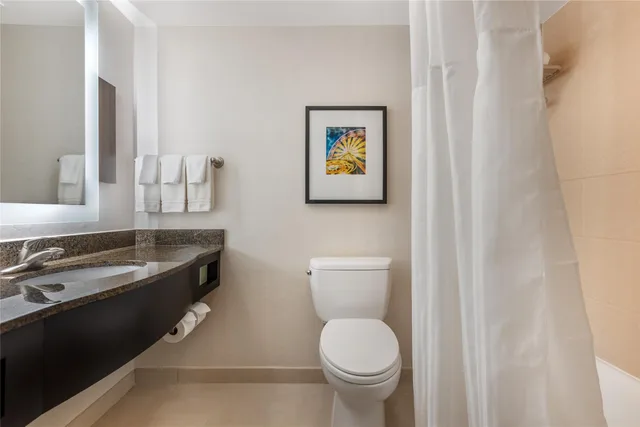 جناح جونيور بسرير كينج مع أريكة، Hilton Garden Inn Columbia Northeast 3/4