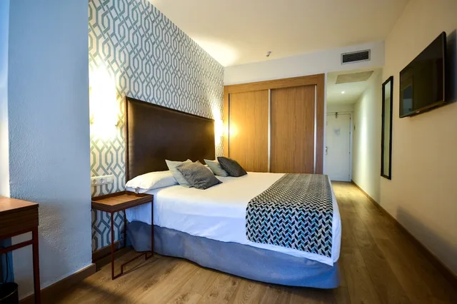 جناح جونيور بسرير كوين مع أريكة، Hotel Oromana 1/5