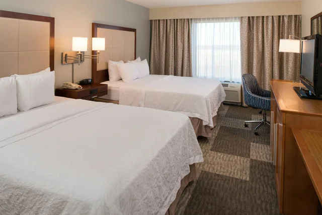 غرفة بسريرين كوين لذوي الإعاقة، Hampton Inn and Suites Schertz 2/3