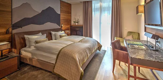 جناح ديلوكس بـ3 غرف نوم، Grand Hotel des Bains Kempinski 1/3