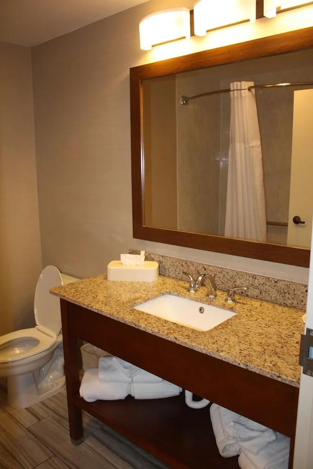 جناح استوديو بسرير كينج لذوي الإعاقة، Ramada By Wyndham Denver International Airport 8/8