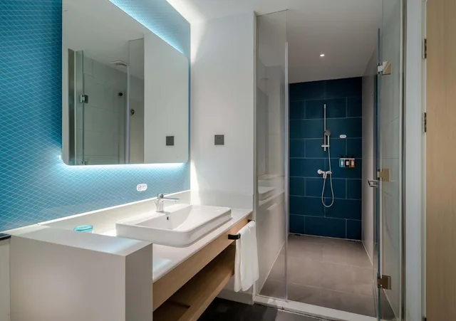 Standard, King Bed, Atrium View, Extra Floor Space، Holiday Inn Express Jinan Airport Zone 5/5