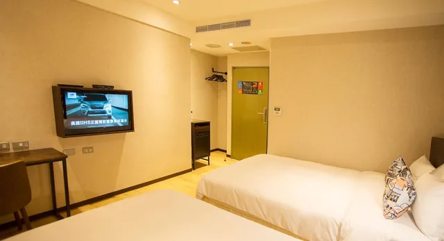Comfort, Quadruple, 2 Double Beds, No Window، Just Live Inn Taipei Station 2/6
