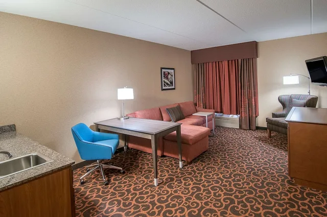 جناح تنفيذي بسرير كينج مع أريكة، Hampton Inn Deadwood At Tin Lizzie Gaming Resort Sd 8/10