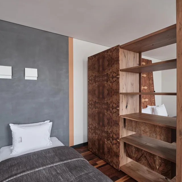 جناح عائلي، Hotel Warszawa 3/4