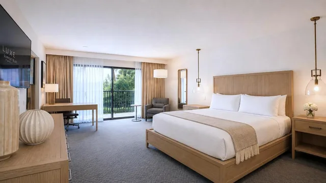 جناح جونيور تنفيذي بسرير كينج، Luxe Sunset Boulevard Hotel 2/6