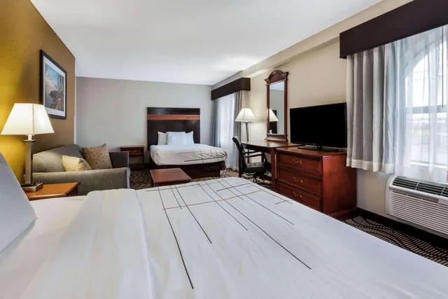 جناح استوديو، La Quinta Inn Sandusky Near Cedar Point 3/5