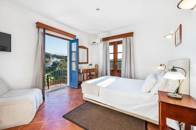 Deluxe, Double or Twin Bed, BEIRA RIO 1/2