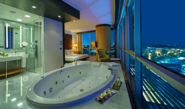 Presidential, Suite, 2 King Beds, Sea View, Kitchenette, Doubletree By Hilton Hotel Istanbul - Moda 5/6