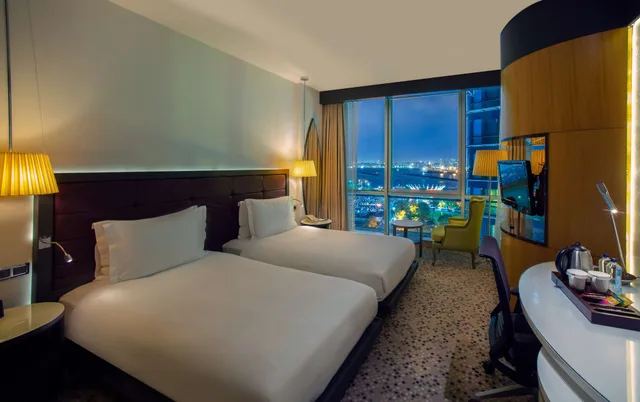 Deluxe, Twin Beds, Sea View, Bathtub, Doubletree By Hilton Hotel Istanbul - Moda 5/10