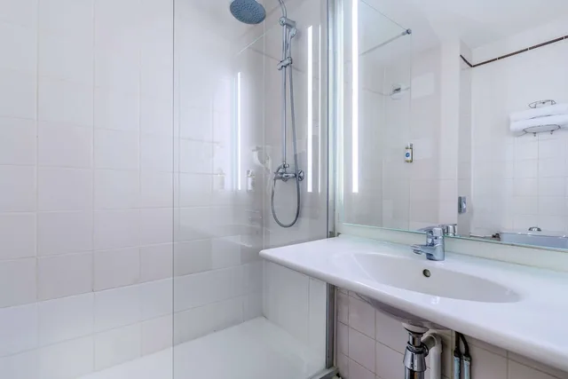 غرفة قياسية بسريرين منفصلين، Comfort Hotel Paris Porte d Ivry 9/10