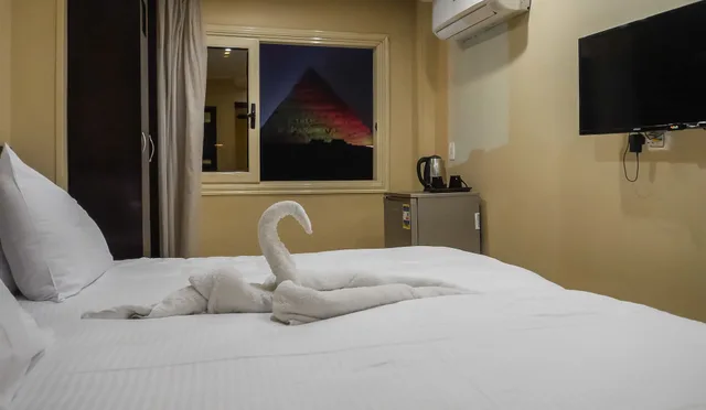 Deluxe, Twin Beds, Mountain Side، Egypt Pyramids Inn 3/6